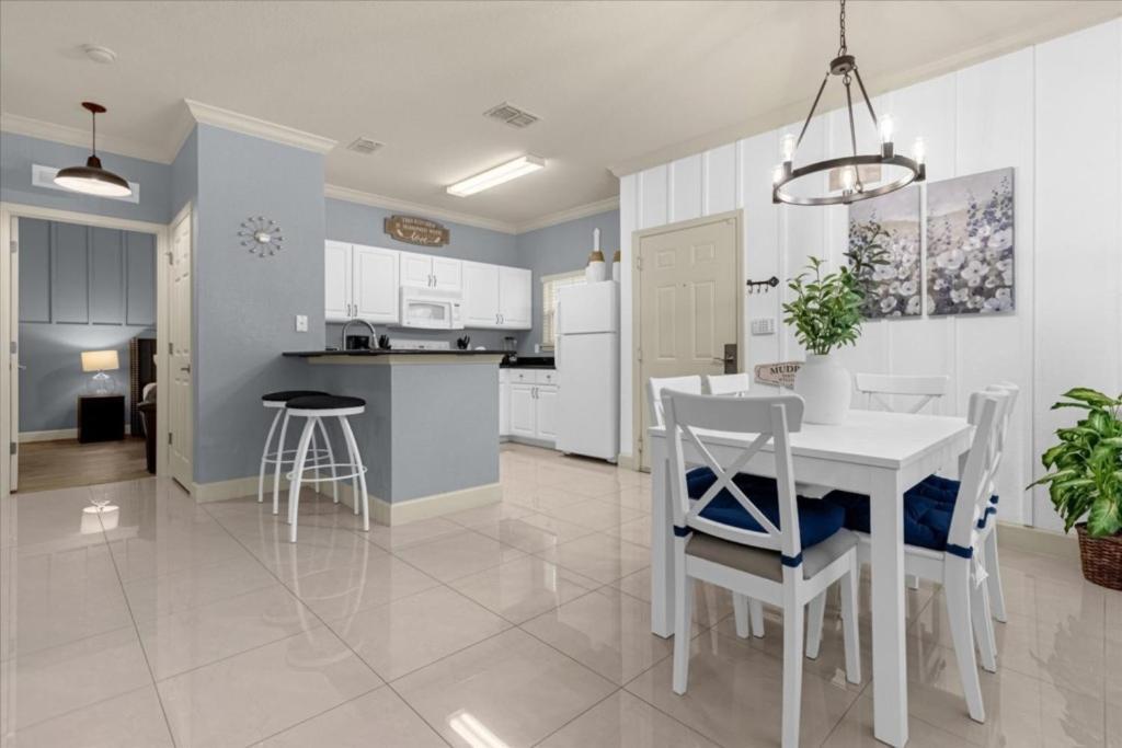 4 Bedrooms- 3 Bathrooms Lucaya Village 9-104 Lv Кисими Екстериор снимка