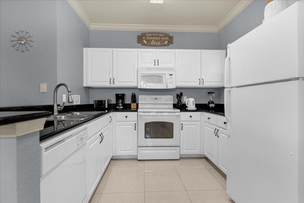 4 Bedrooms- 3 Bathrooms Lucaya Village 9-104 Lv Кисими Екстериор снимка