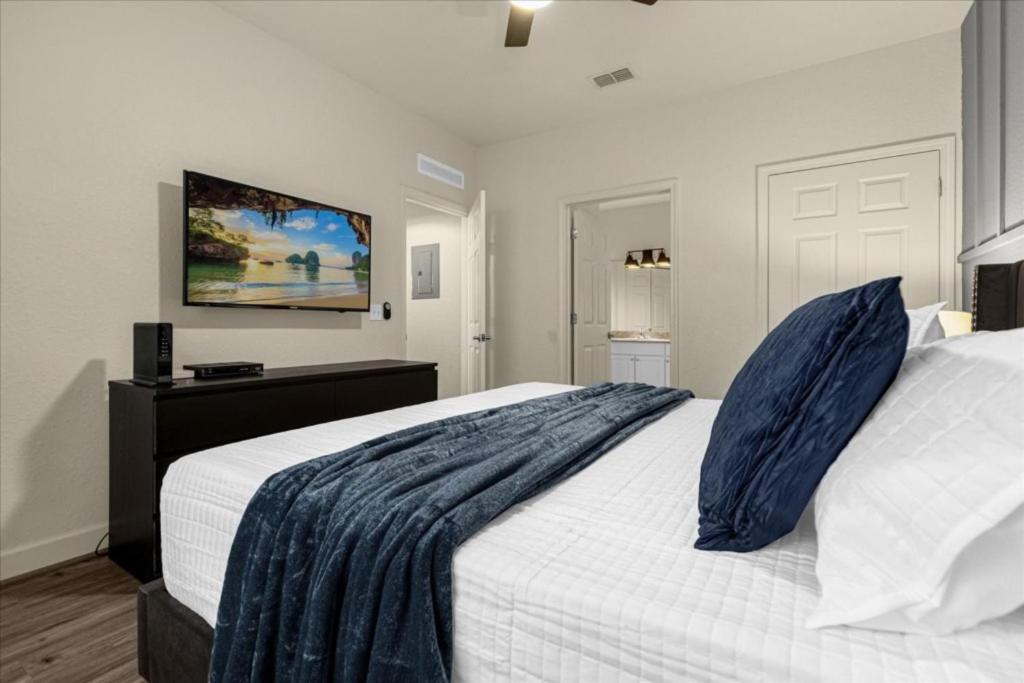 4 Bedrooms- 3 Bathrooms Lucaya Village 9-104 Lv Кисими Екстериор снимка